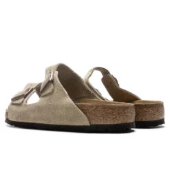 Birkenstock Wide Arizona - Taupe -Fashion Clothing Store Birkenstock Wide Arizona Taupe 0051461 03 10 22 Feature 3