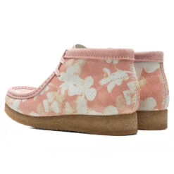 Clarks Women's Wallabee Boot - Pink Floral -Fashion Clothing Store Clarks Women s Wallabee Boot Pink Floral 26166096 06 01 22 Feature VR 4