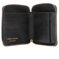 Comme Des Garcons Embossed Logo Wallet - Black -Fashion Clothing Store Comme des Garcons Embossed Logo Wallet Black SA2100EL BLK 01 30 23 Feature VR 8