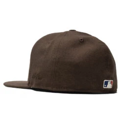 New Era X Fear Of God Essentials 59Fifty Fitted Detroit Tigers - Walnut -Fashion Clothing Store Fear of God x New Era 59Fifty Fitted Detroit Tigers Walnut 60224489 07 20 22 Feature JAYLEEN 4