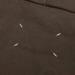 Maison Margiela Sweatshirt 25520- Military Olive -Fashion Clothing Store Maison Margiela Sweatshirt 25520 Military Olive S50GU0197 11 03 22 Feature DV 2 2 scaled