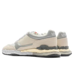 George OG Sole Mix Material Low Top - White 6 George OG Sole Mix Material Low Top - White -Fashion Clothing Store Maison Mihara Yasuhiro George OG Sole Mix Material Low Top White A10FW701 WHITE 05 07 23 Feature VR 5