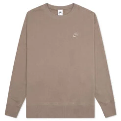 Nike Sportswear Classic Fleece Crew - Sandalwood/Khaki