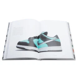 Rizzoli SB: The Dunk Book -Fashion Clothing Store Rizzoli Nike SB The Dunk Book 978 0 8478 6669 4 01 01 2021 01 3