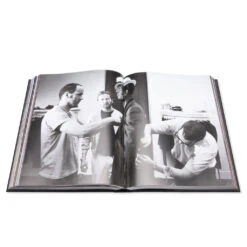 Rizzoli Tom Ford -Fashion Clothing Store Rizzoli Tom Ford 978 0 8478 2669 8 01 10 2021 01 4