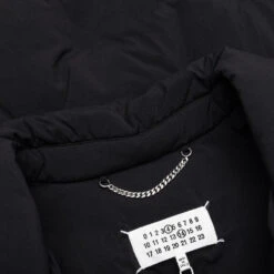 Maison Margiela Matte Puffer Jacket 'Glam Slam' - Black 8 Maison Margiela Matte Puffer Jacket 'Glam Slam' - Black -Fashion Clothing Store Sports Jacket Black SI1AM0003 S54870 900 09 14 23 Feature KN 8