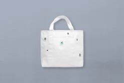 Vans Vault X Geoff McFetridge Tote - White -Fashion Clothing Store Vans Vault x Geoff McFetridge Tote White VN0A7PJ8WHT 10 21 2021 01 4 4a8974fd 1d6f 43ec ba55 fc332dfd689e